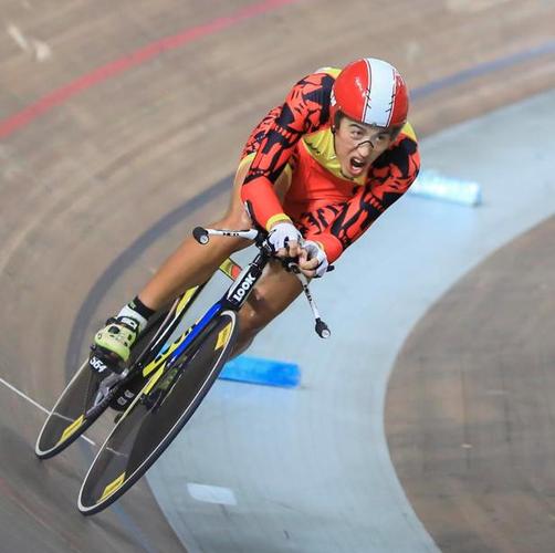 而非依賴個 而非依賴個